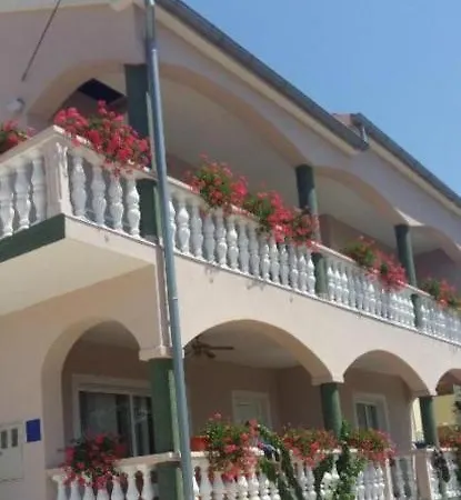 Apartament Luka *